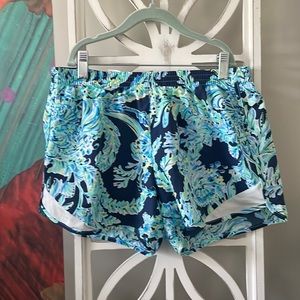 Lilly Pulitzer Ocean Trail Luxletic Short Size Small